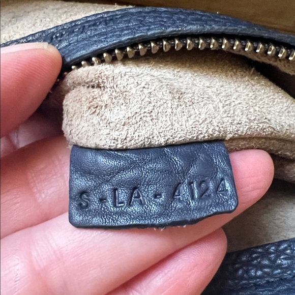 Céline Medium Phantom Bag Textured Calf, Dark Blue Gold Hardware - Picture 14 of 16